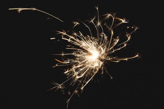 sparkler-at-night_925x.jpg